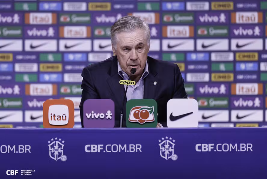 Carlo Ancelotti durante convocação da seleção brasileira