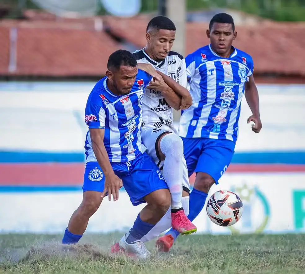 Comercial-PI x Teresina pela primeira fase do Piauiense Série B 2025