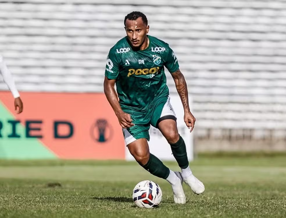 Junior Mandacaru atuando pelo Altos