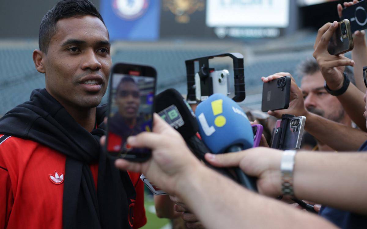 Alex Sandro deve ser a novidade do Flamengo para enfrentar o Chelsea