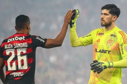 Alex Sandro e Rossi (Foto: Divulgação/Flamengo)