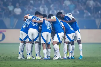 Cruzeiro pode voltar à liderança do Brasileirão após 11 anos (Foto: Gustavo Aleixo)