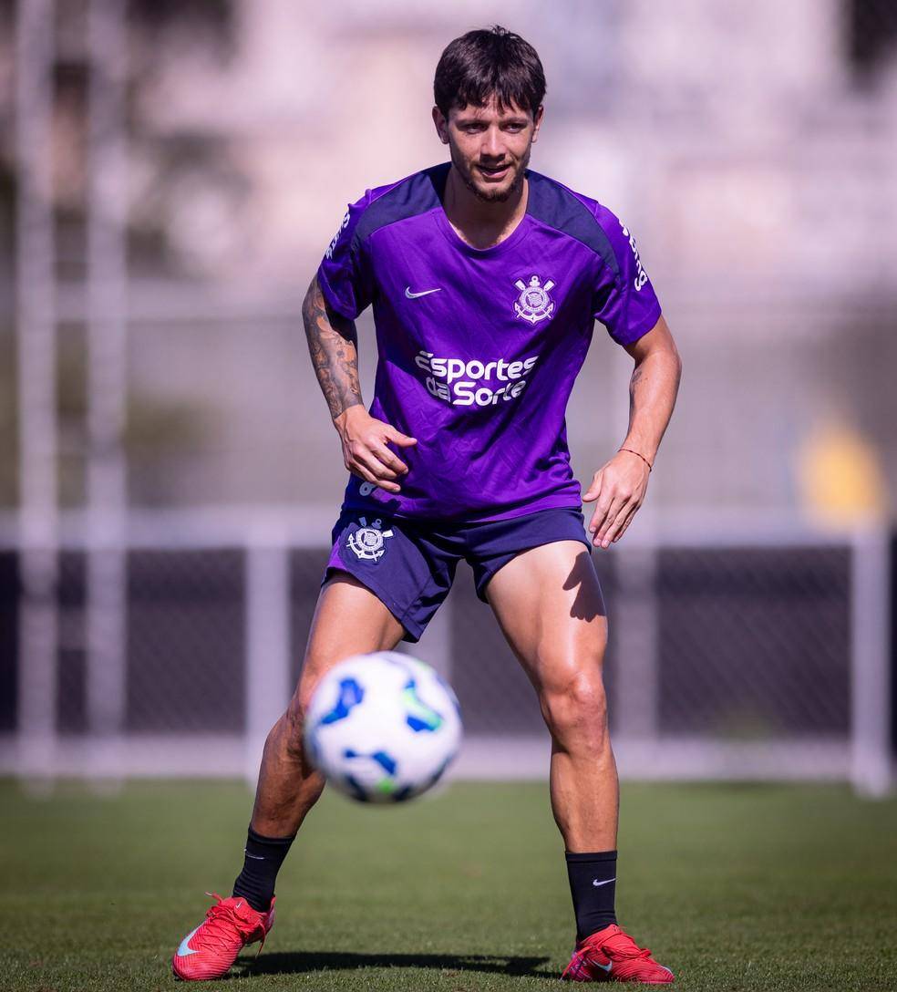 Garro em treinamento do Corinthians no CT Joaquim Grava