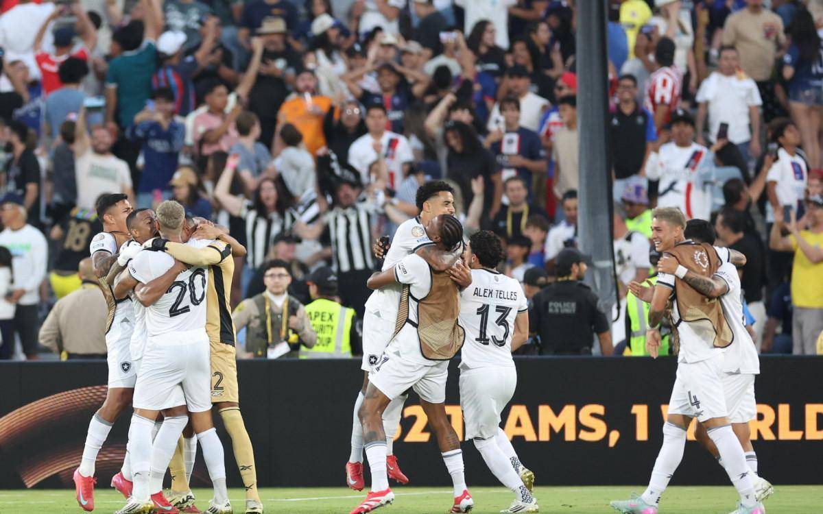 Jogadores do Botafogo celebraram bastante a vitória histórica contra o PSG