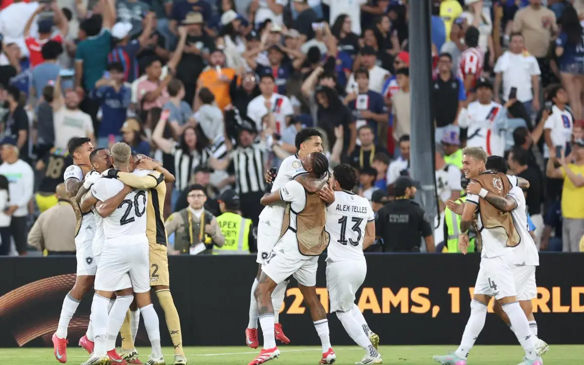 Jogadores do Botafogo celebraram bastante a vitória histórica contra o PSG