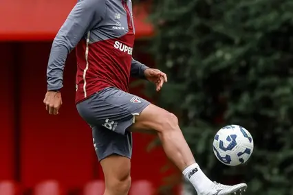 Juan Dinenno durante treino do São Paulo (Foto: Erico Leonan/São Paulo FC)