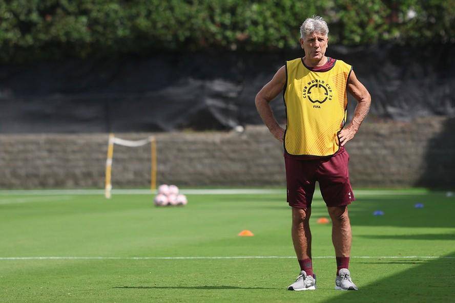 Renato Gaúcho em treino do Fluminense nos EUA
