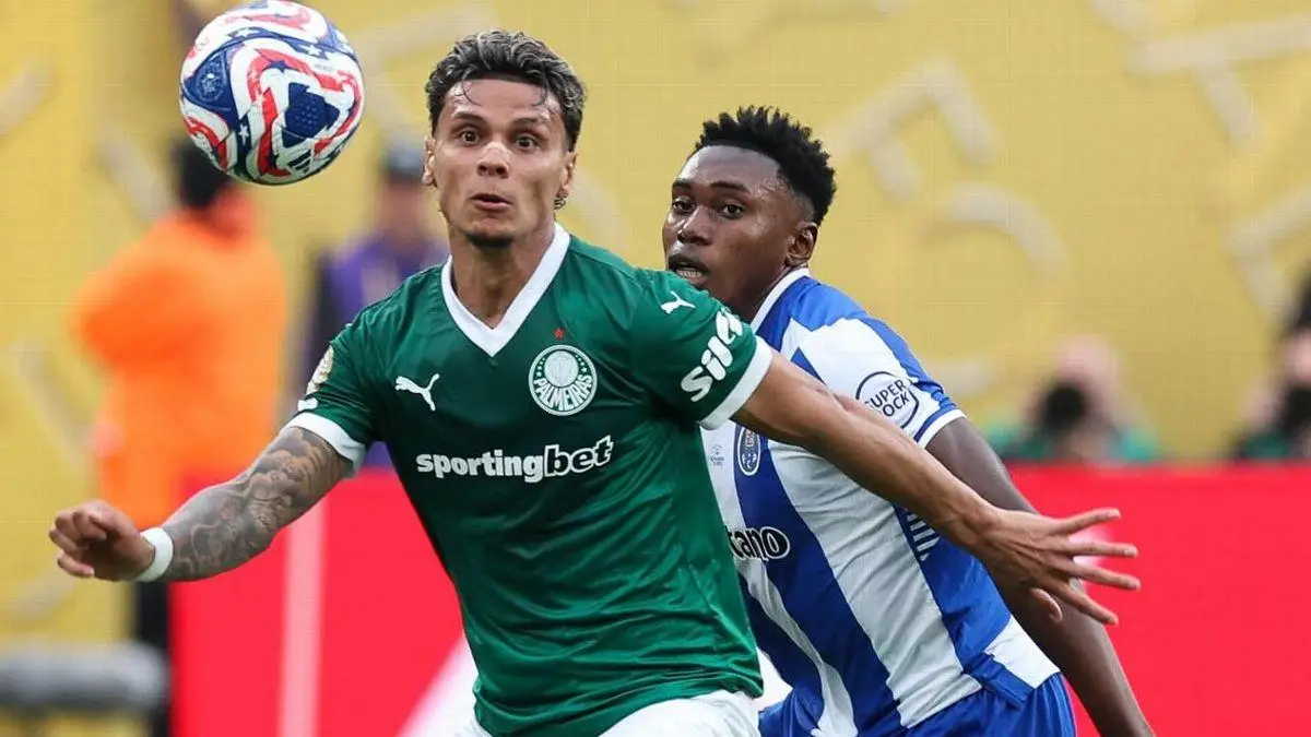 Richard Ríos durante jogo entre Palmeiras e Porto, pelo Mundial