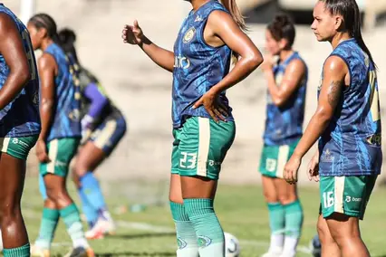 Treino do Atlético-PI feminino no Albertão (Foto: Lucas Batista/CAP)