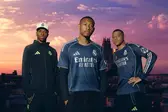 Vini Jr, modelo de novo, ao lado de Alaba e Mbappé, que apresentam nova camisa número 2 (Foto: Divulgação/Real Madrid)