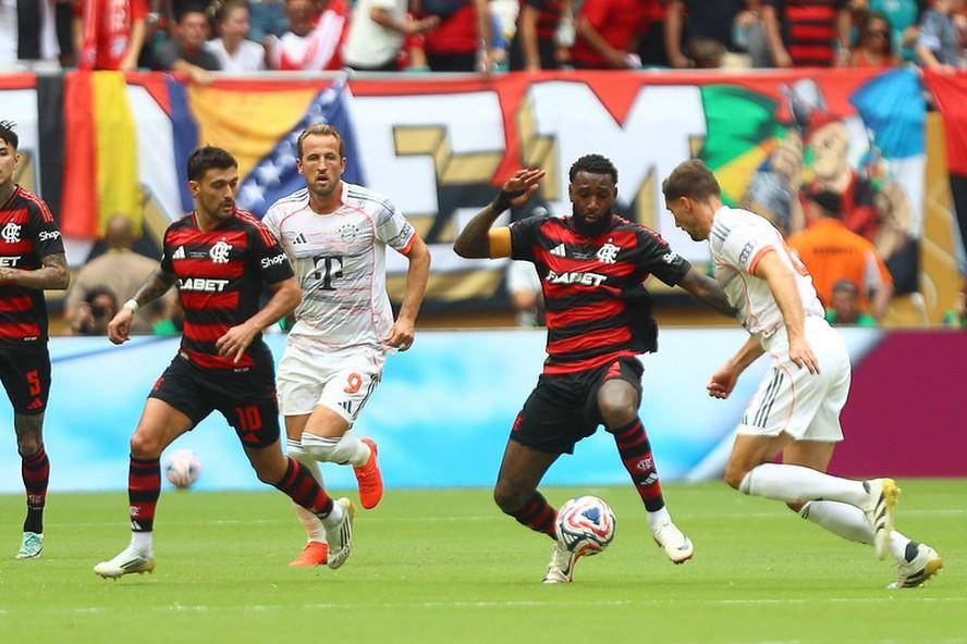 Arrascaeta e Gérson, do Flamengo.
