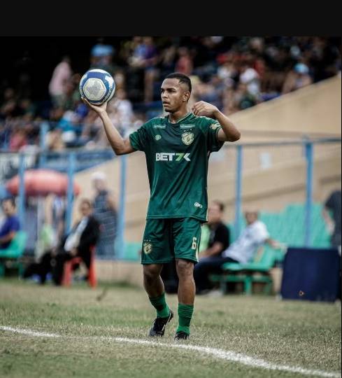 Arthurzinho, lateral do Altos