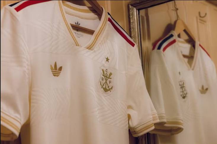 Flamengo lança terceiro uniforme para a temporada 2025