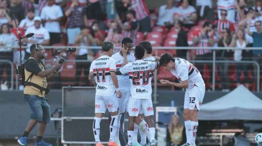São Paulo vira a chave para a Copa do Brasil e Crespo indica mudanças