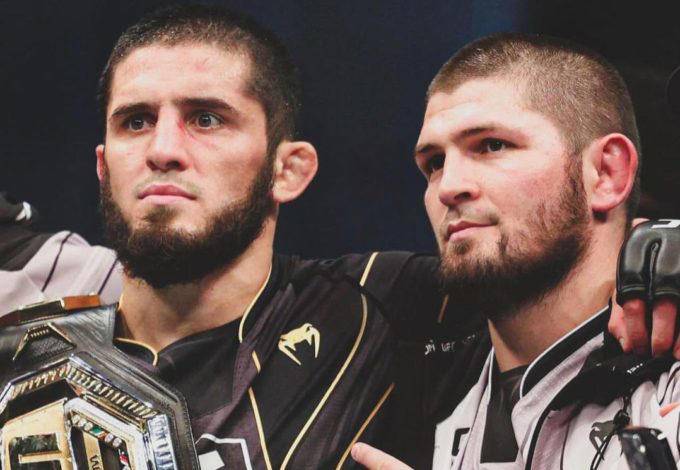 Islam Makhachev e Khabib Nurmagomedov são ícones nos leves do UFC