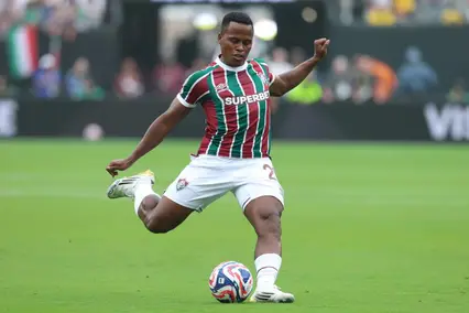 Jhon Arias em ação pelo Fluminense contra o Borussia Dortmund (Foto: Marcelo Gonçalves / Fluminense FC)