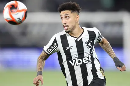 Kauê em ação durante jogo do Botafogo (Foto: Vítor Silva/Botafogo)
