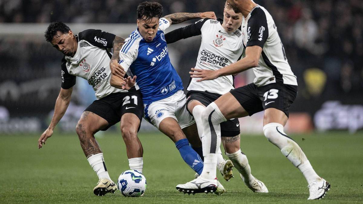 Lance de Corinthians x Cruzeiro pelo Brasileirão