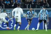 Lance de Grêmio x Alianza Lima, pela Copa Sul-Americana (Foto: Reprodução/X/Sudamericana)