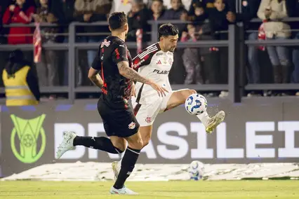 Lance do jogo entre Bragantino e Flamengo (Foto: Adriano Fontes/Flamengo)