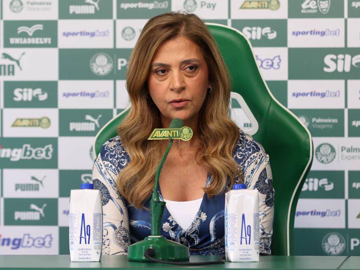 Leila Pereira, presidente do Palmeiras em coletiva de imprensa