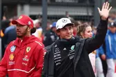 Lewis Hamilton com Andrea Kimi Antonelli no GP da Bélgica da F1 em 2025 (Foto: Jakub Porzycki/NurPhoto via Getty Images)