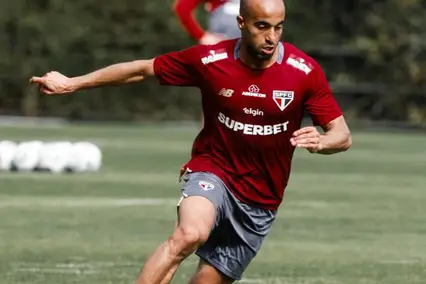 Lucas Moura em treino do São Paulo (Foto: Erico Leonan / saopaulofc.net)