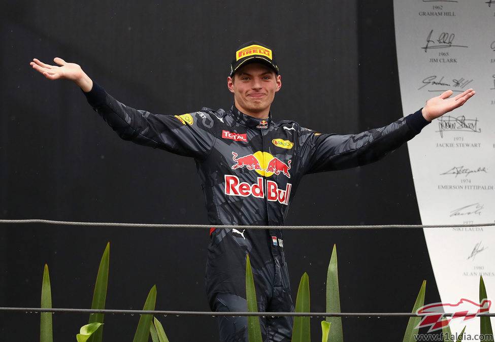 Max Verstappen ao pódio