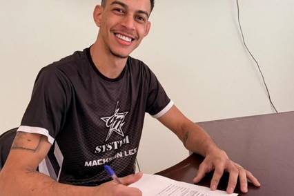Peso-galo Mackson Lee vai em busca de um contrato com o UFC (Foto: Divulgação)