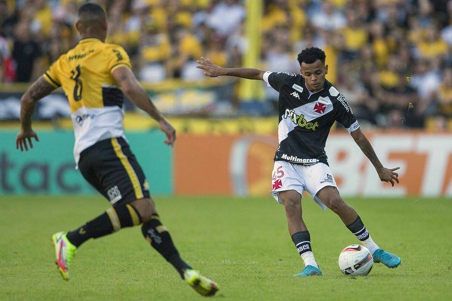 Riquelme em ação pelo Vasco em 2022
