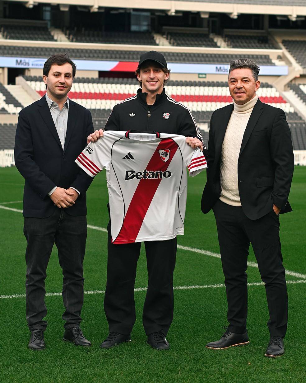 River Plate anuncia contratação de Matía Galarza, ex-Vasco
