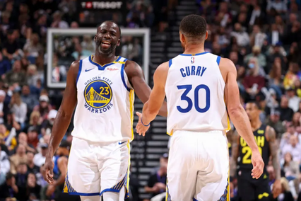 Stephen Curry e Draymond Green juntos pelo Golden State Warriors (Foto: Melissa Majchrzak / Getty Images via AFP)