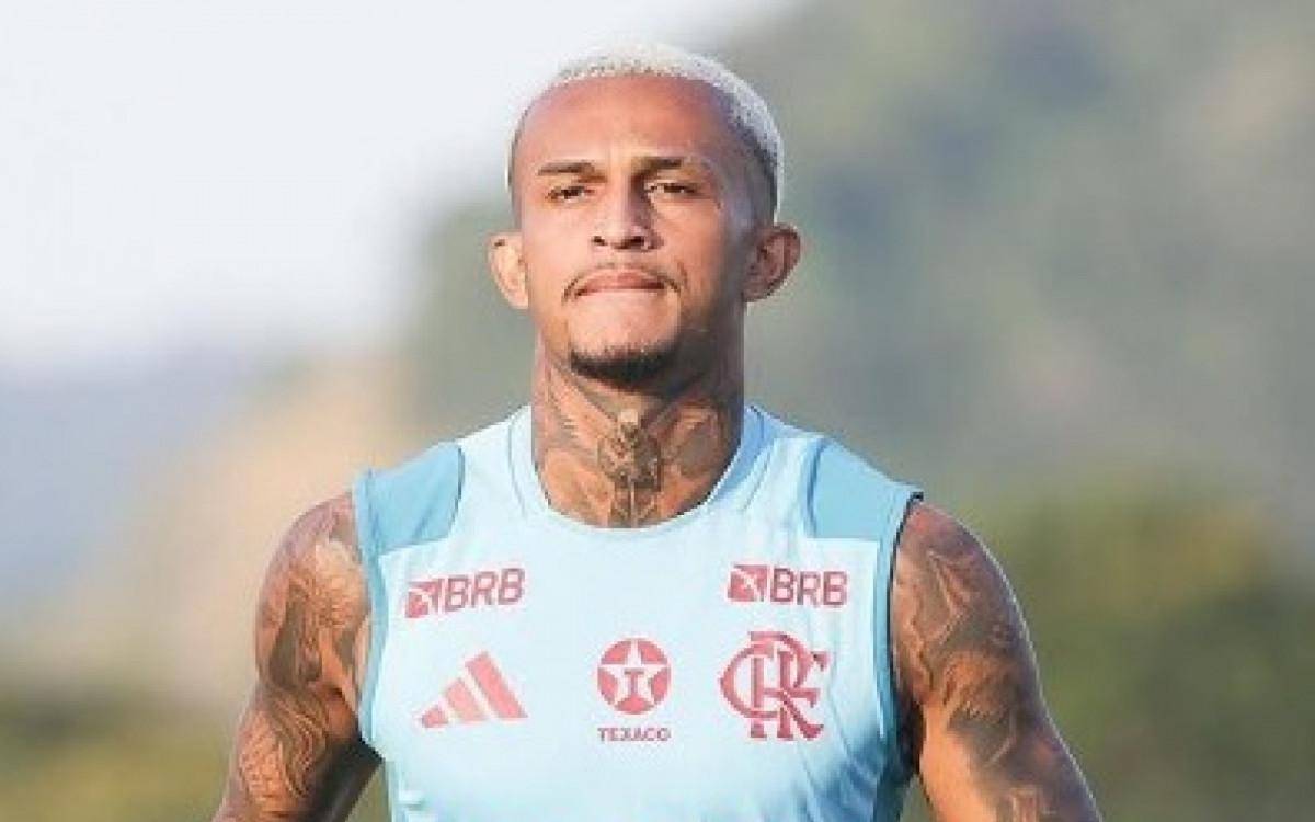 Wesley em treino do Flamengo