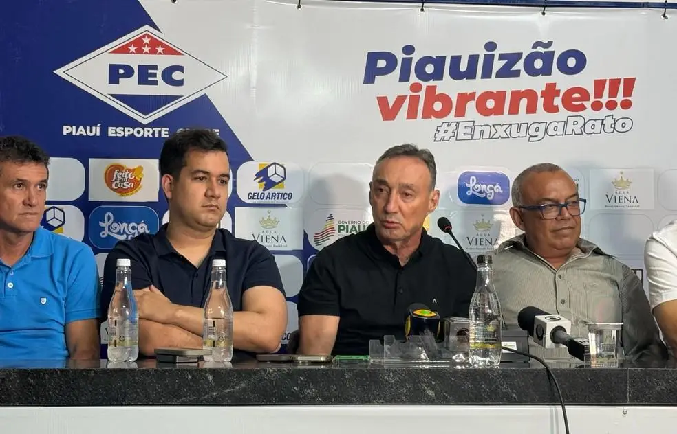 Apresentação do treinador Roberto Fonseca