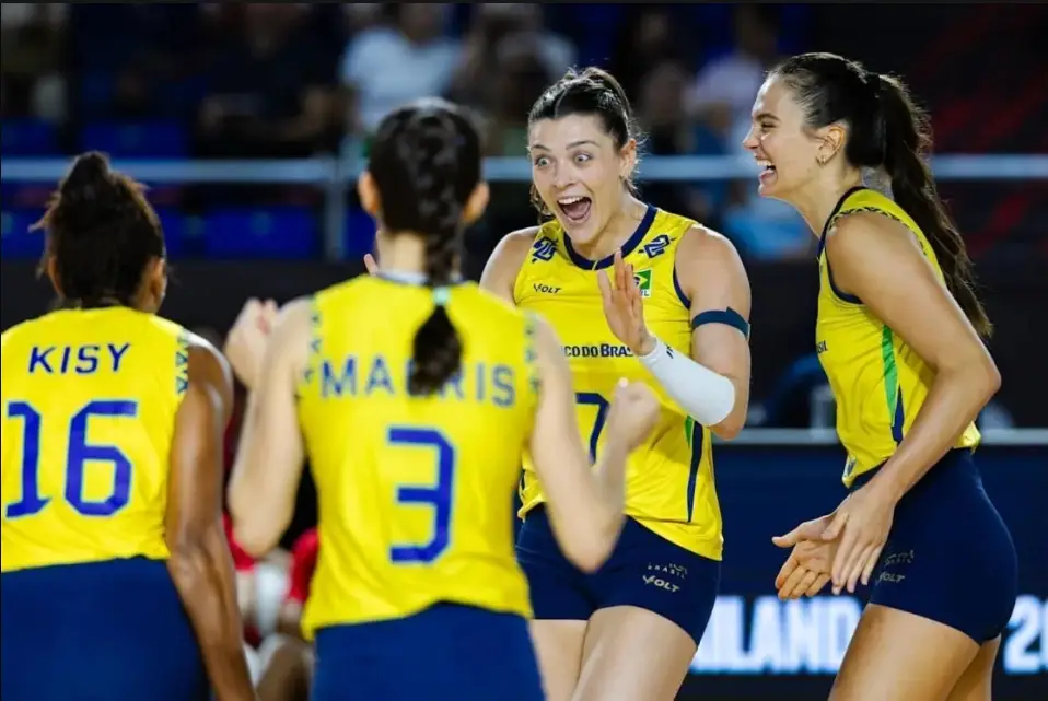 Brasil atropela Porto Rico e se classifica às oitavas do Mundial Feminino