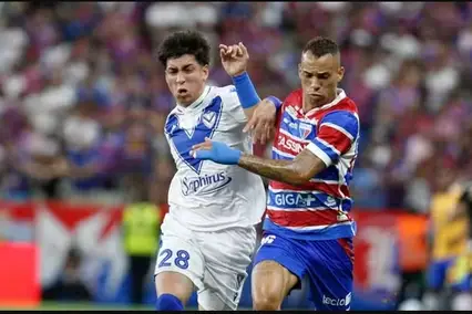 Breno Lopes em Fortaleza x Vélez (Foto: Kid Jr./SVM)