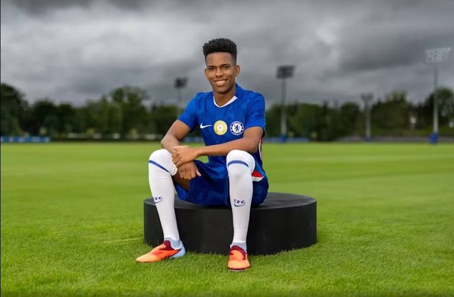 Estevão se apresenta ao Chelsea para a pré-temporada