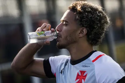 Figueiredo em treino do Vasco (Foto: Daniel Ramalho / Vasco)