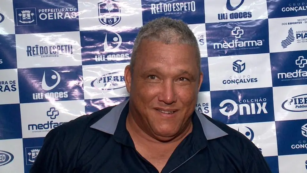 Givanildo Sales, técnico do Oeirense
