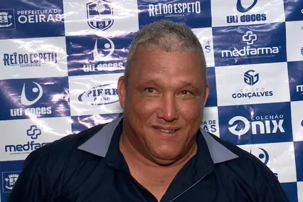 Givanildo Sales, técnico do Oeirense (Foto: Rede Clube)