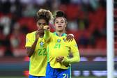 Luany e Dudinha em Brasil x Uruguai (Foto: Lívia Villas Boas/CBF)