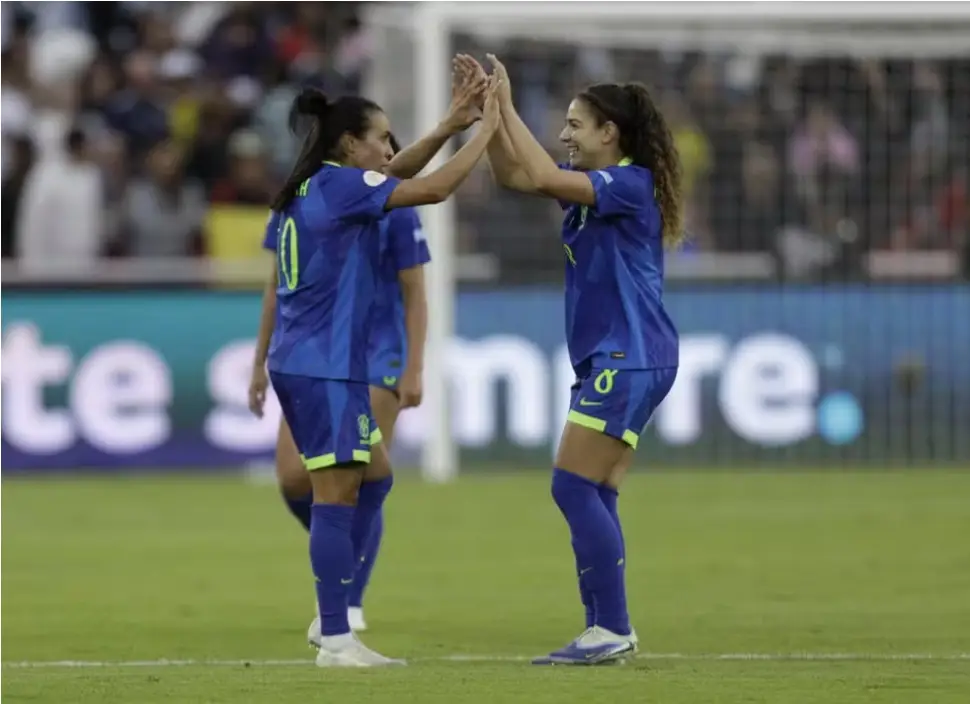 Marta e Angelina em Colômbia x Brasil