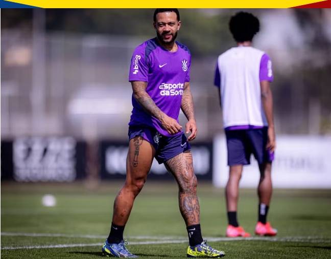 Memphis Depay em treino do Corinthians no CT Dr. Joaquim Grava