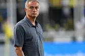 Mourinho deixou o comando do Fenerbahçe, da Turquia (Foto: Ozan Kose / AFP)