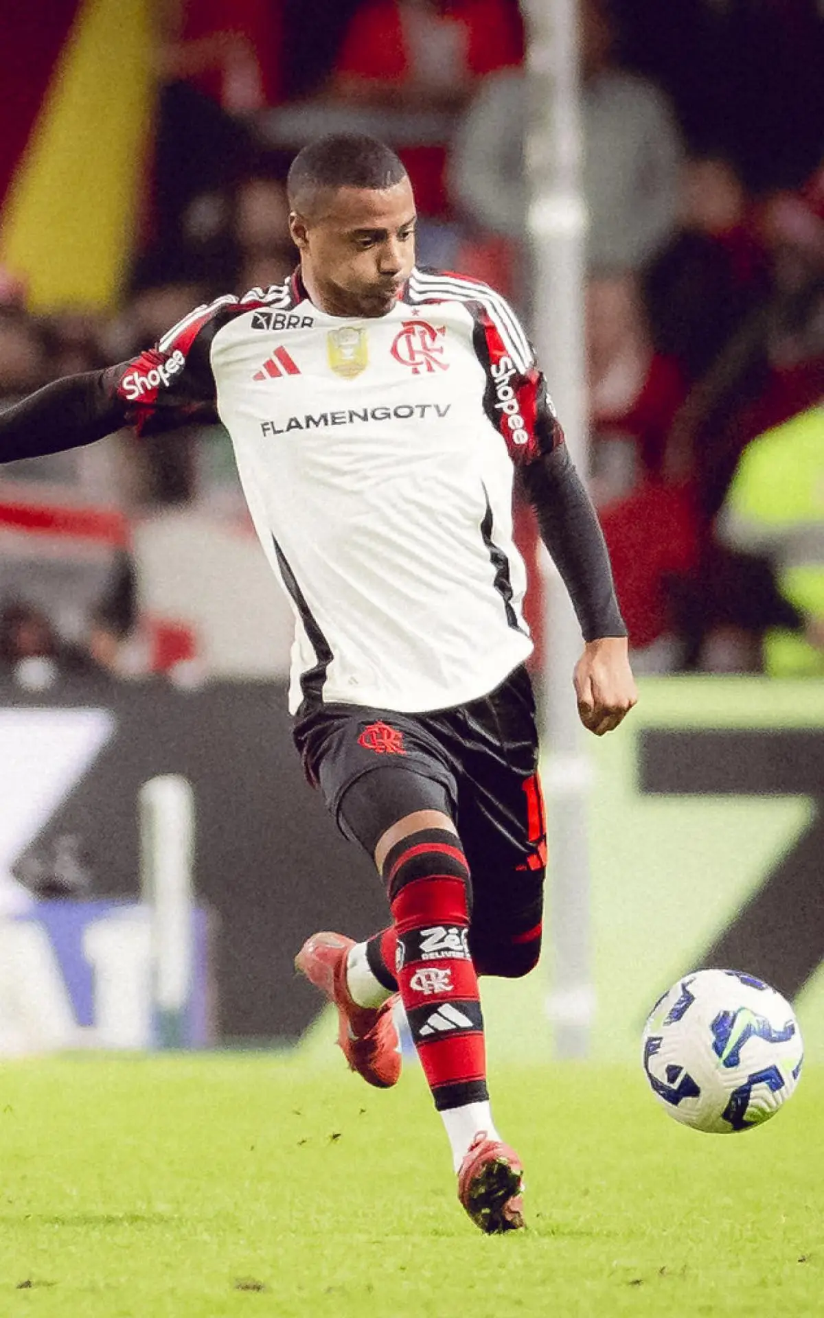 Nico de La Cruz entrou no segundo tempo da vitória do Flamengo sobre o Internacional