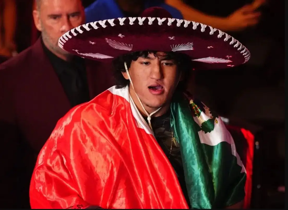 Raul Rosas Jr em ação no UFC 306