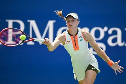 Rybakina (Foto: Angela Weiss / AFP)