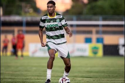 Sávio com a camisa do Altos (Foto: Samuel Pereira/A.A. Altos)