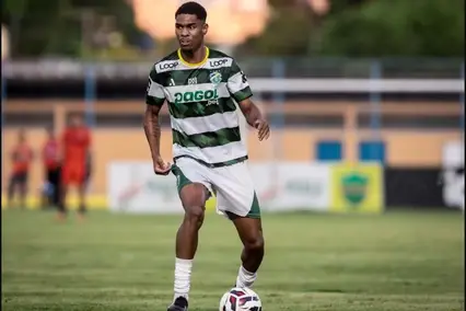 Sávio com a camisa do Altos (Foto: Samuel Pereira/A.A. Altos)