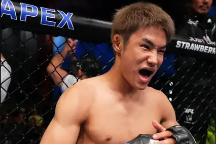 Tatsuro Taira em vitória sobre Alex Perez (Foto: Instagram/UFC)